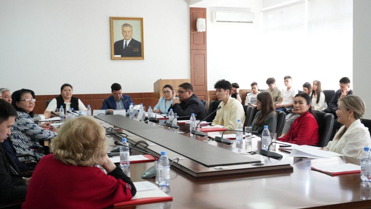 On April 11, 2025 Kunayev University hosted an international round table on the topic: “Current issues of marital and family relations in the Republic of Kazakhstan at the present stage”