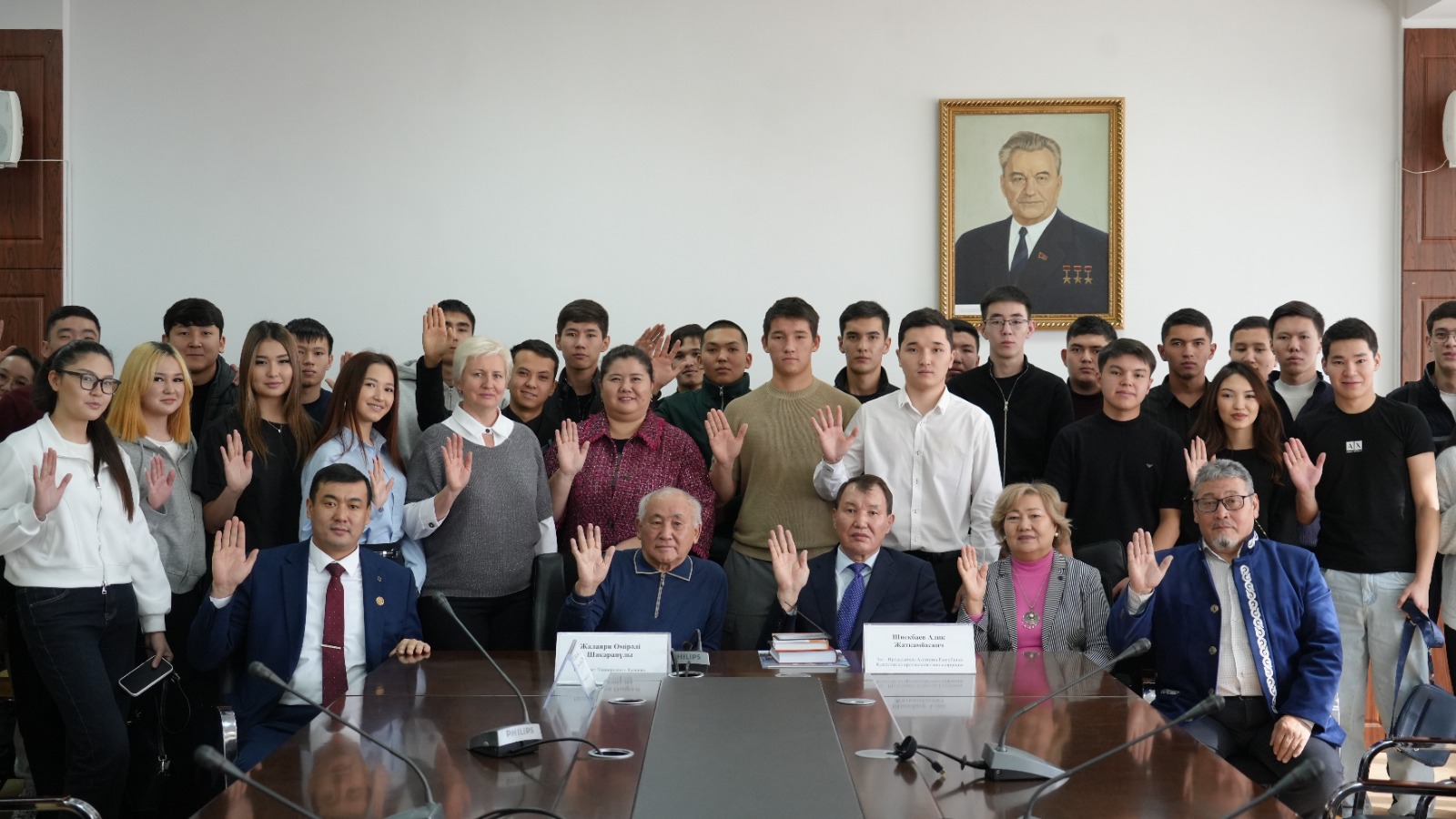 The event was attended by faculty members, students, and graduate students.