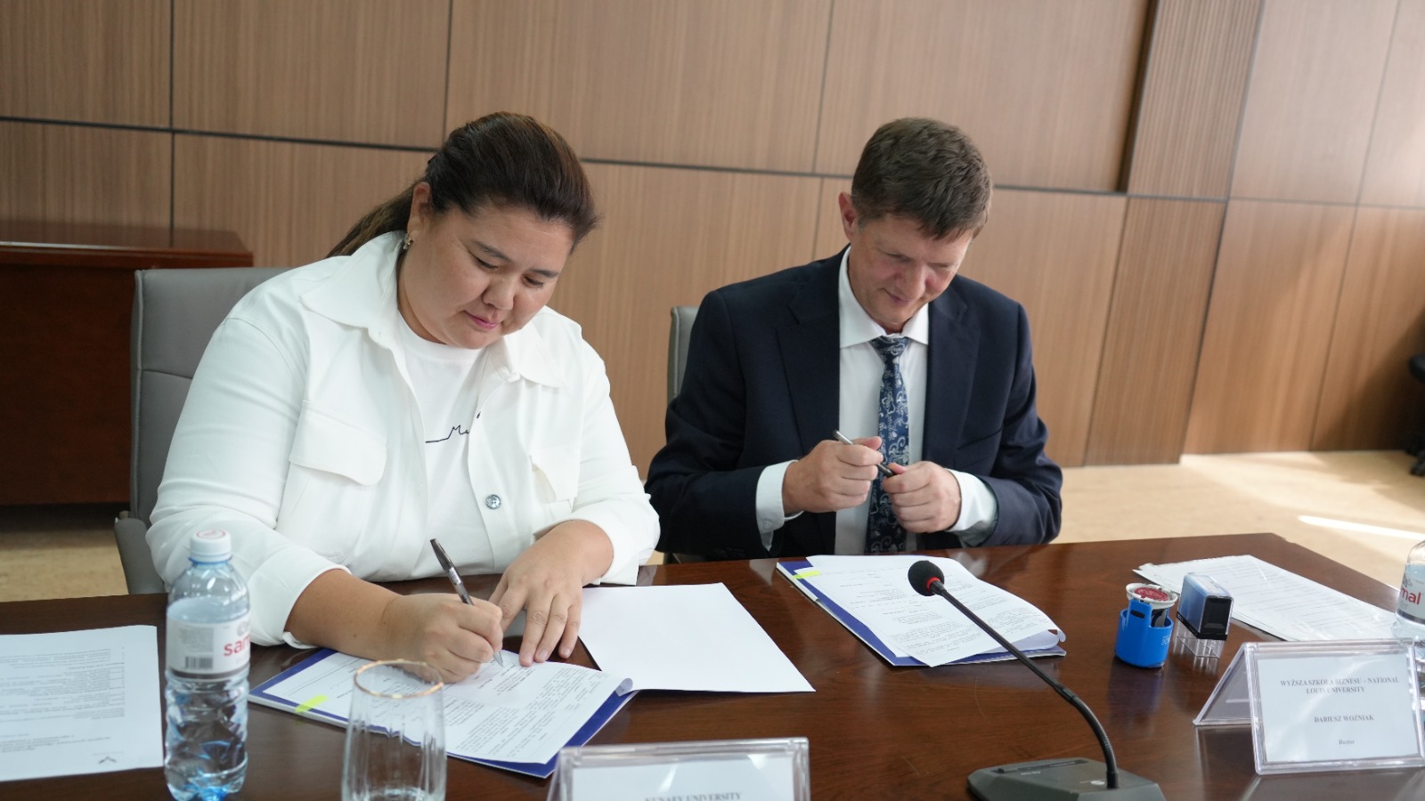 Kunaev University and Louis National University Business School Sign Memorandum of Cooperation