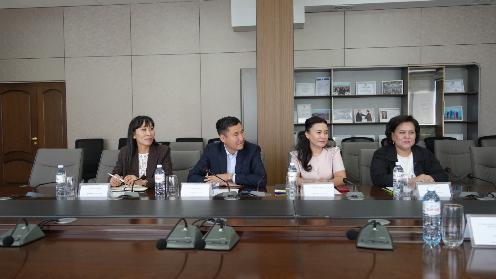 Kunaev University and Louis National University Business School Sign Memorandum of Cooperation